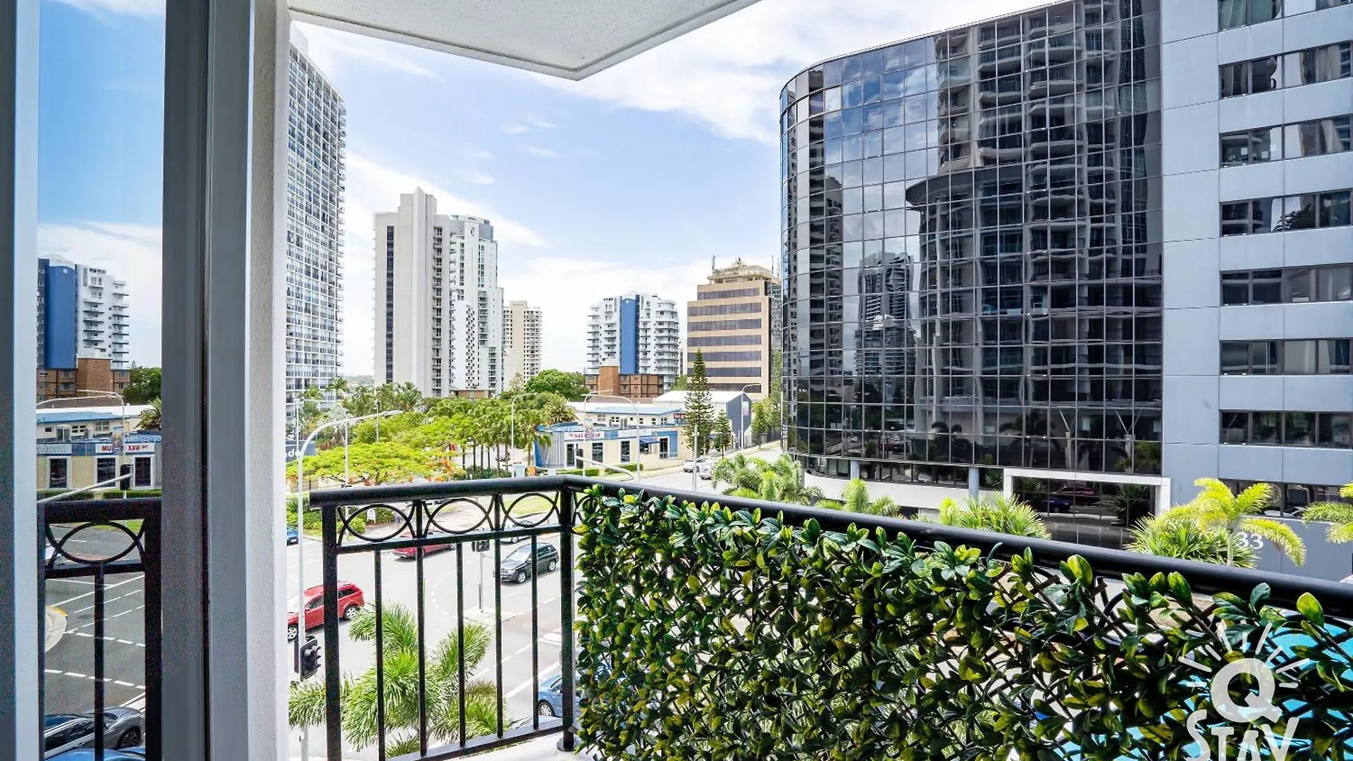 아파트 Chevron Renaissance Surfers Paradise Mid Week Madness Deal - Q *