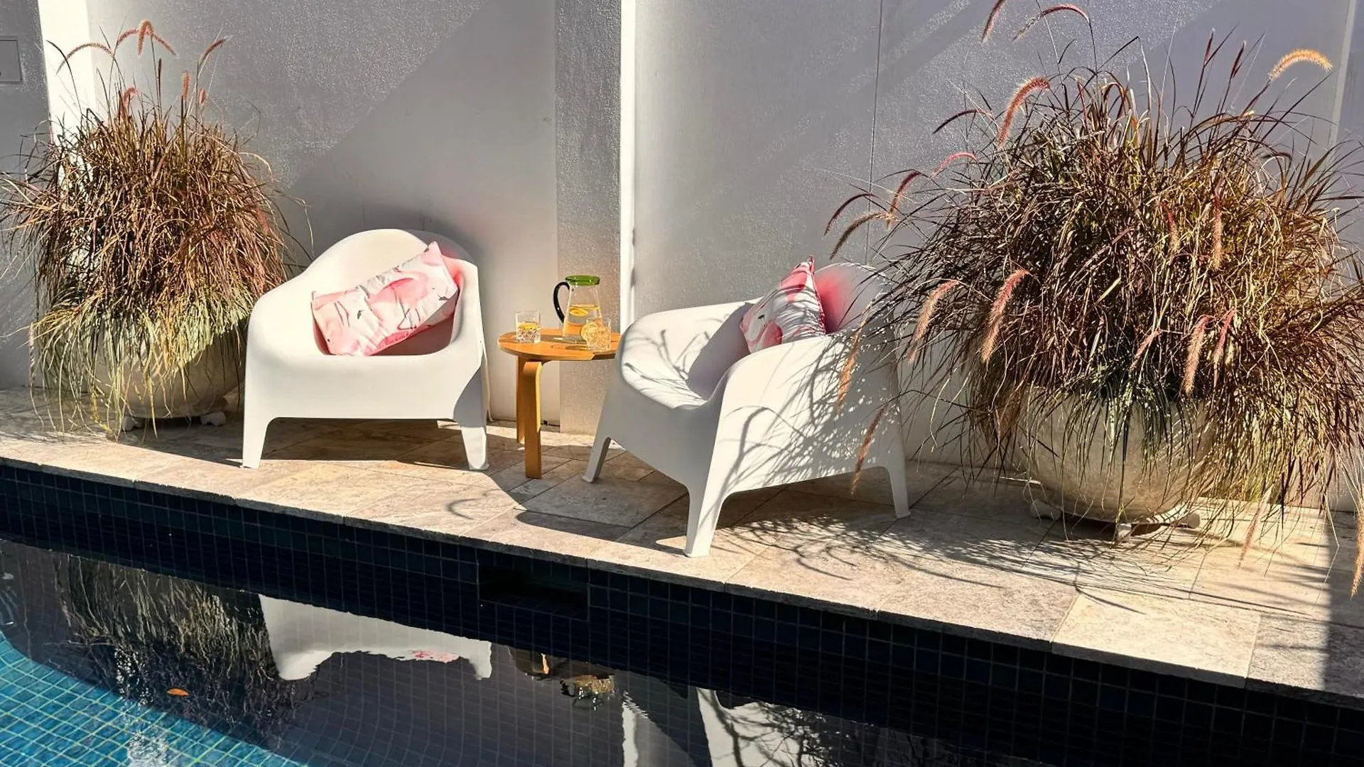 Gold Coast-miami Mid-century With Pool