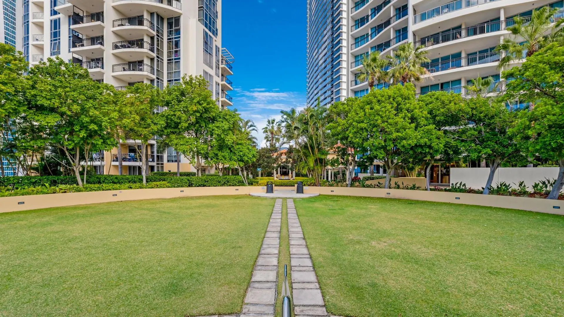 Chevron Renaissance Surfers Paradise Sleeps 10 1st Floor - Optimise * Gold Coast