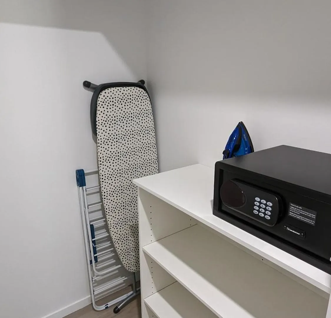'stay In Carrara' A Private Guest Not A Share House بيت ضيافة