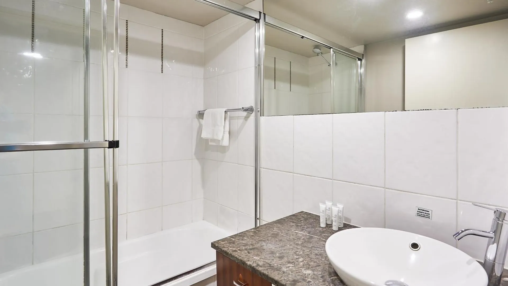 Oceanview 3 Bedroom In Surfers Paradise - Serain Residences