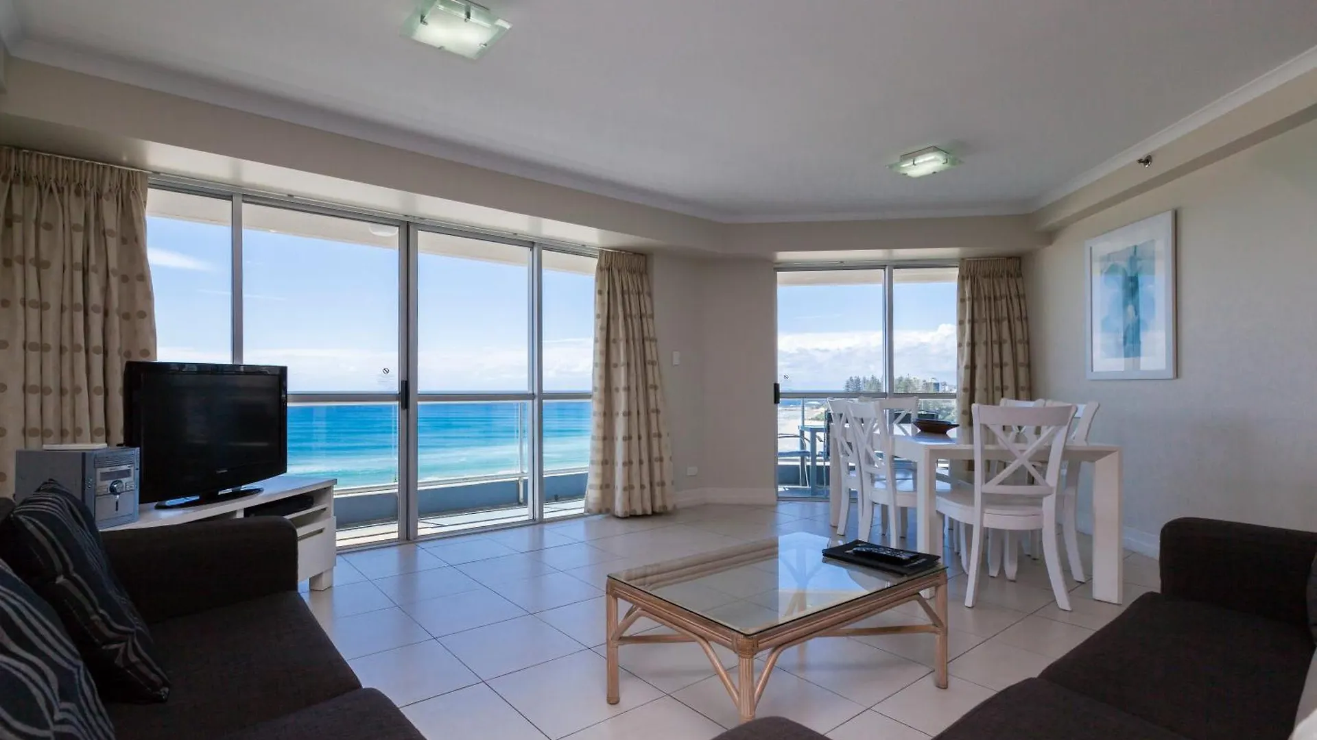 Points North Aparthotel 4*