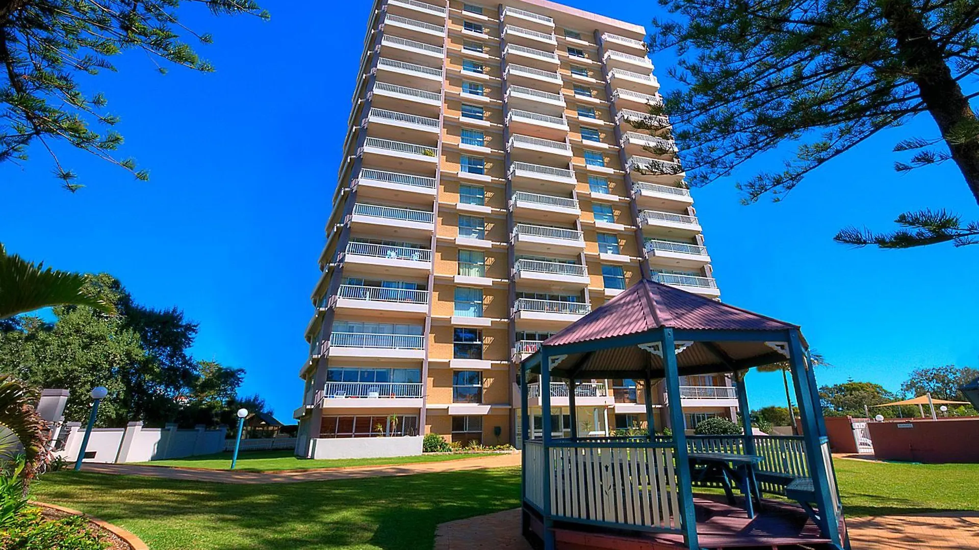 Narrowneck Court Aparthotel
