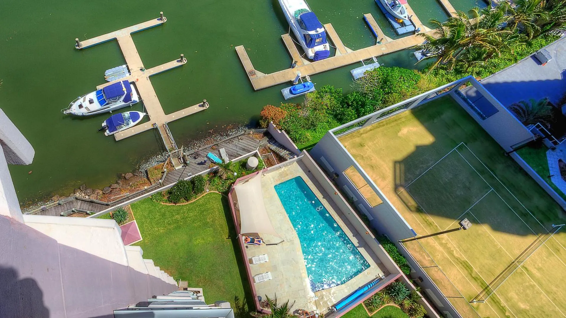 Aparthotel Narrowneck Court 4*