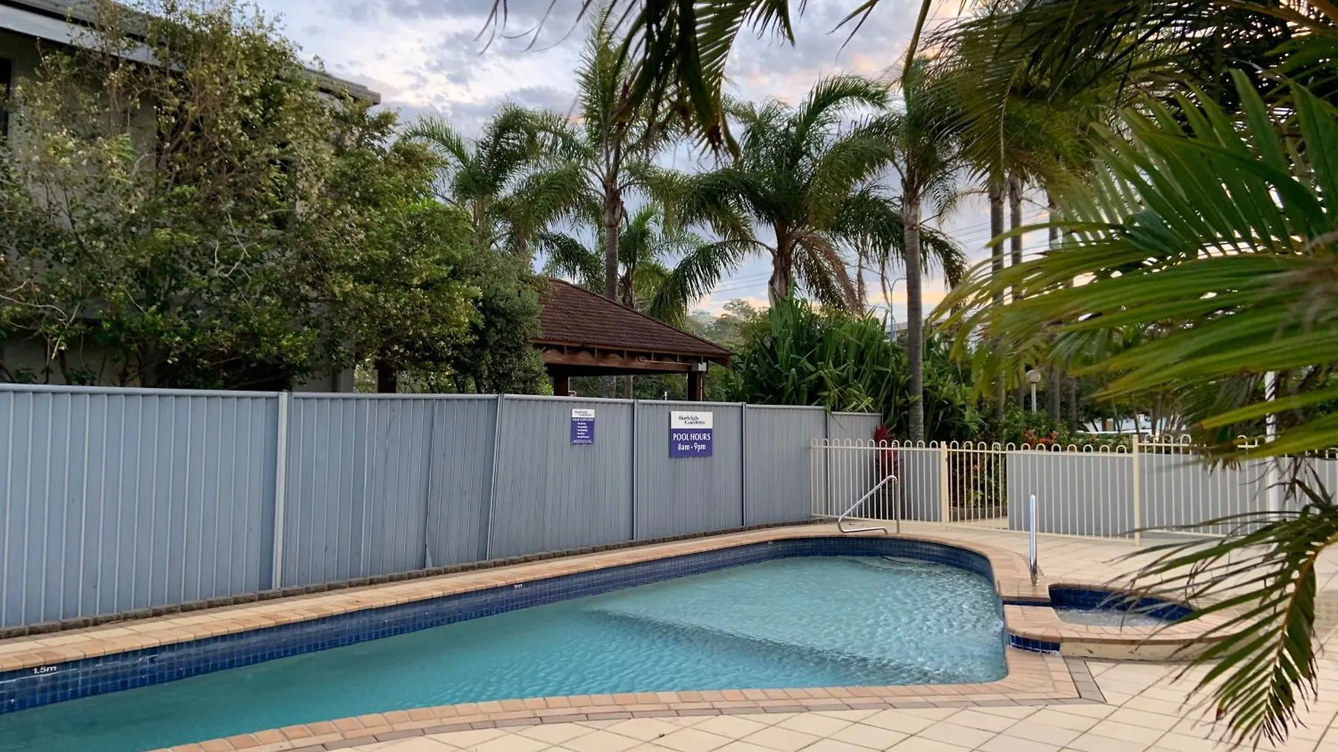 Burleigh Gardens North Hi-rise 3*