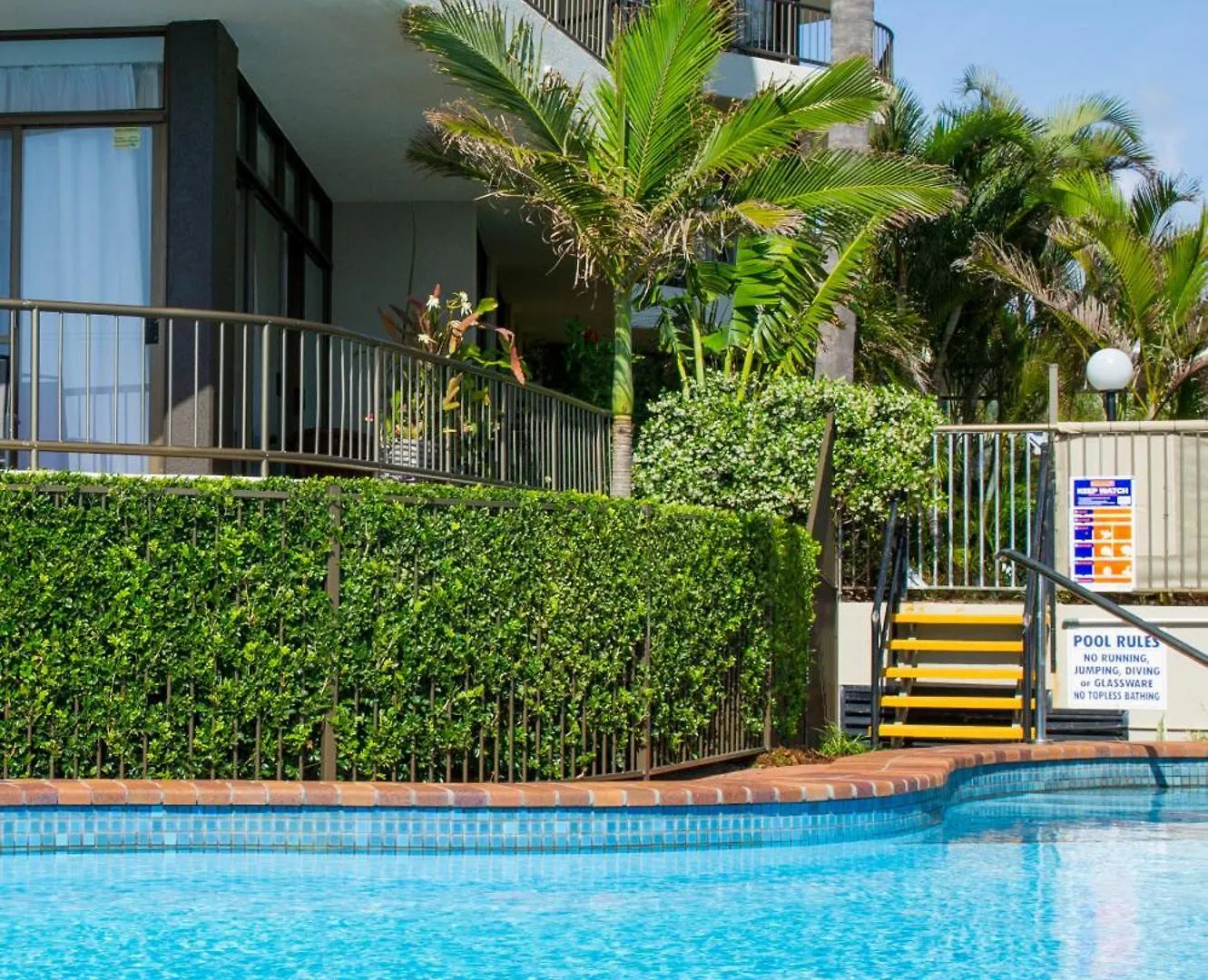 Broadwater Shores Waterfront Aparthotel