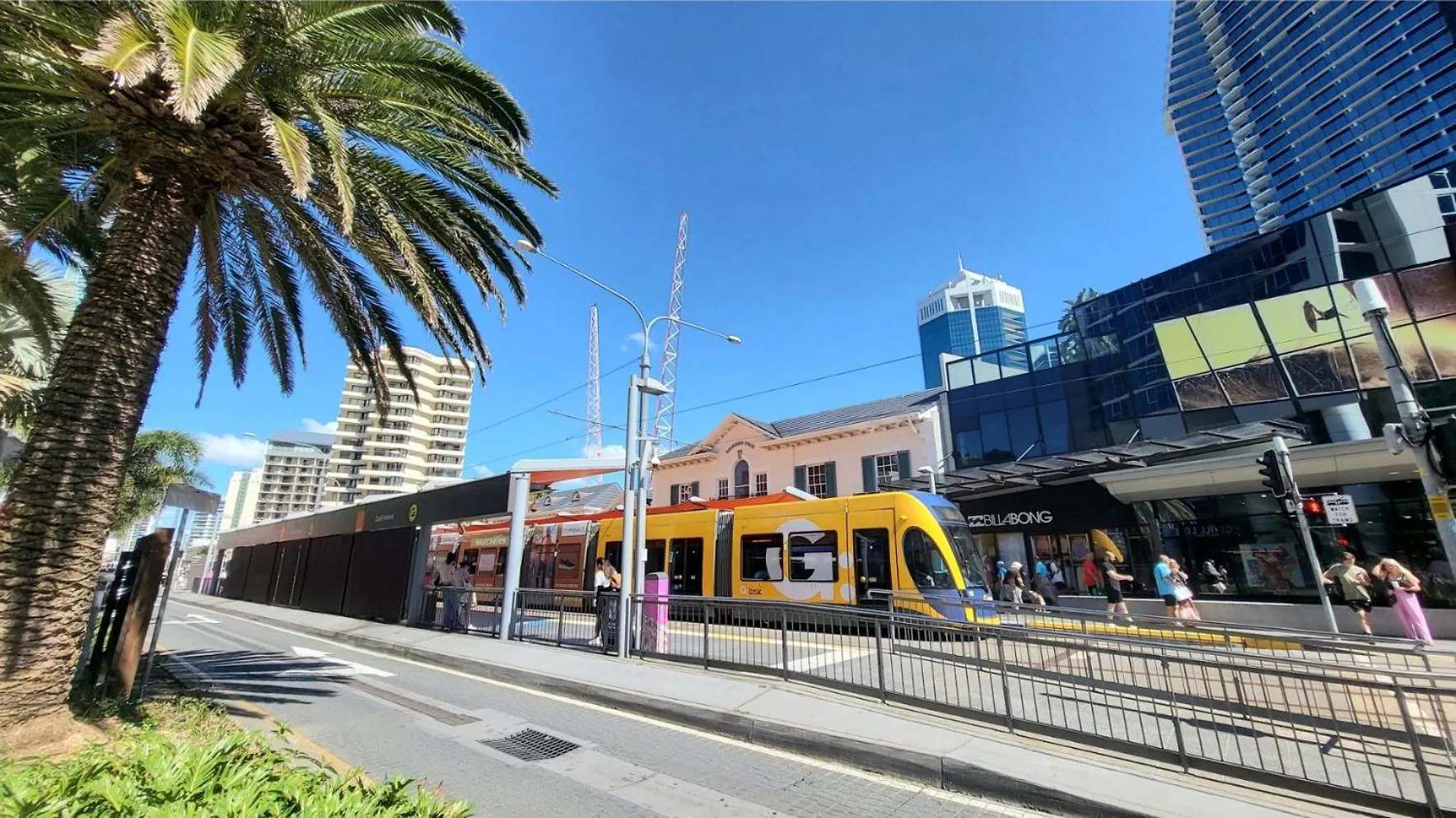 Beachside 2 Bedroom In The Heart Of Surfers Paradise - Chevron Renaissance - Free Parking Apartment *