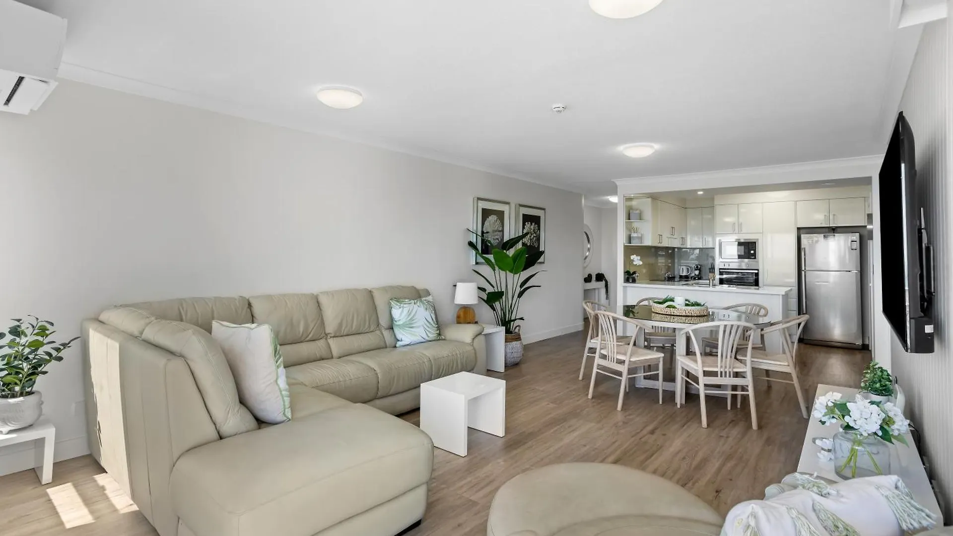 Aparthotel Ultiqa Burleigh Mediterranean 4*
