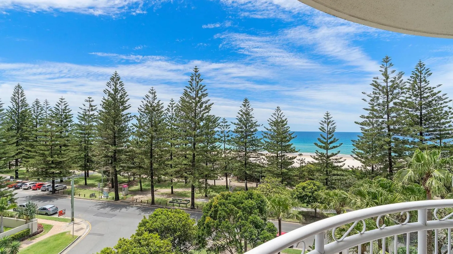 Aparthotel Ultiqa Burleigh Mediterranean 4*
