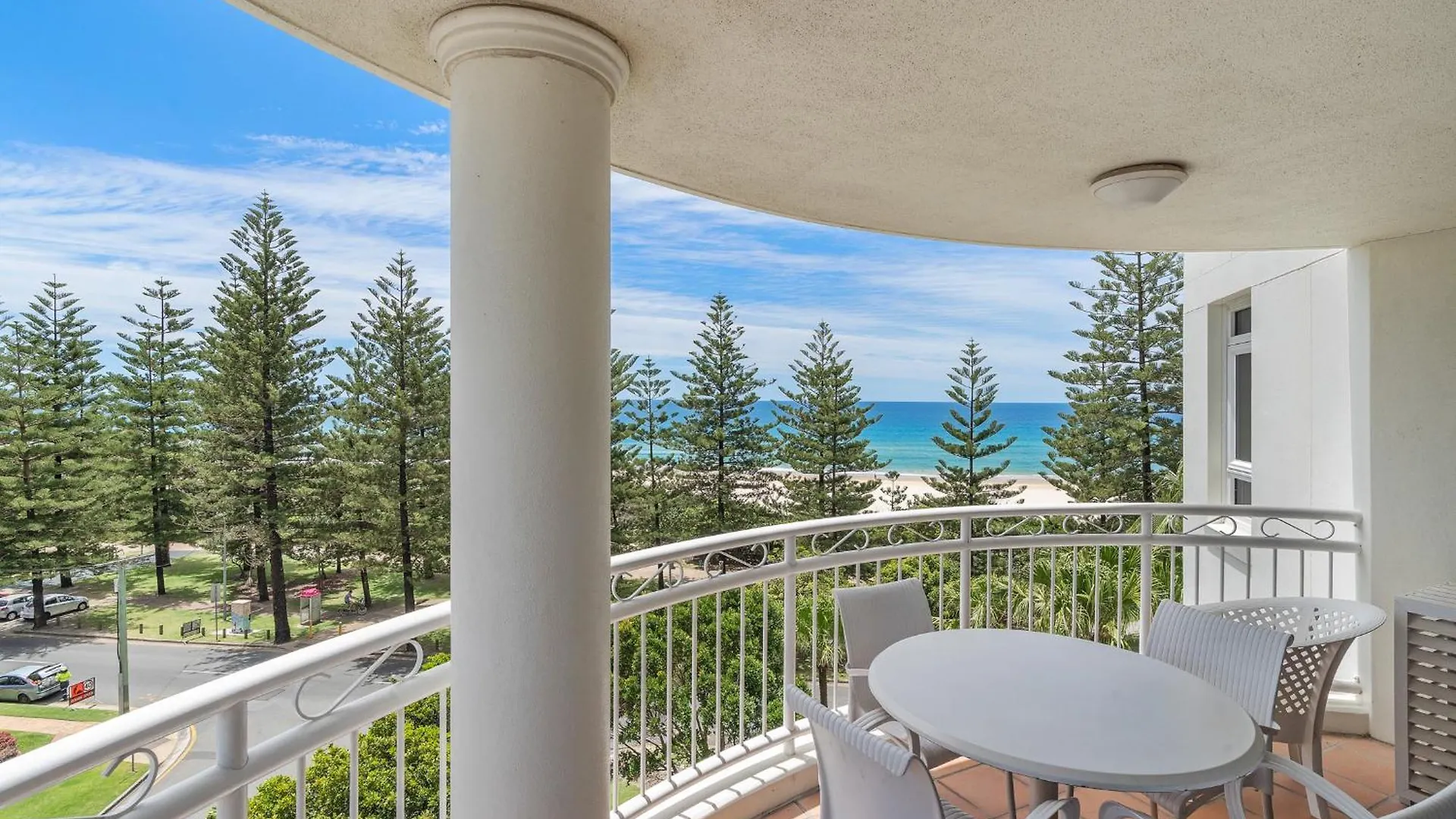 Ultiqa Burleigh Mediterranean