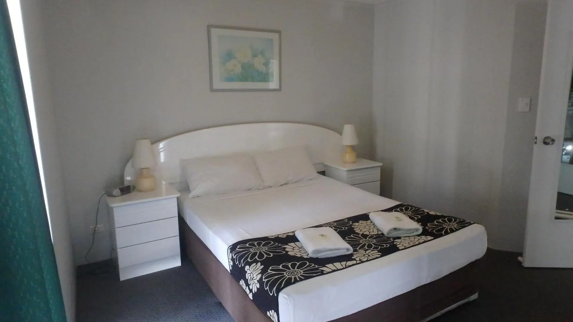 Burleigh Gardens North Hi-rise 3*