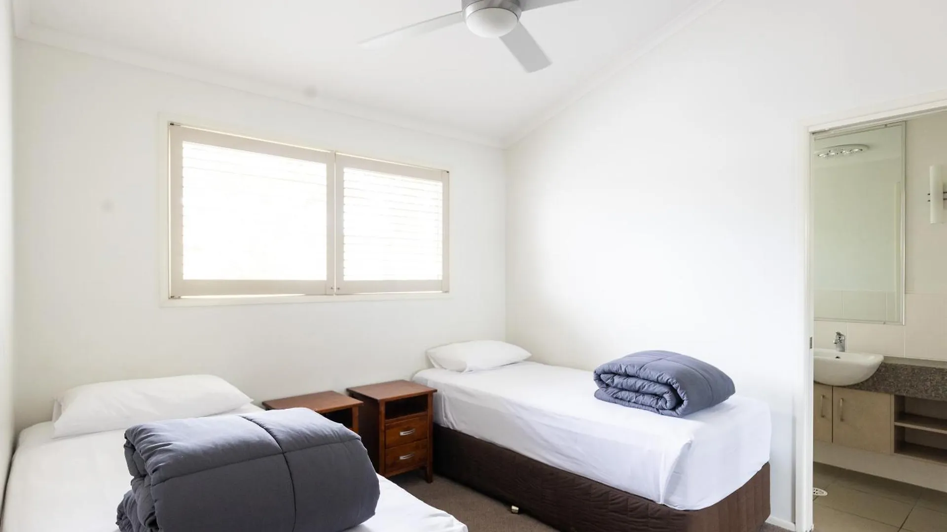 Nrma Treasure Island 4*