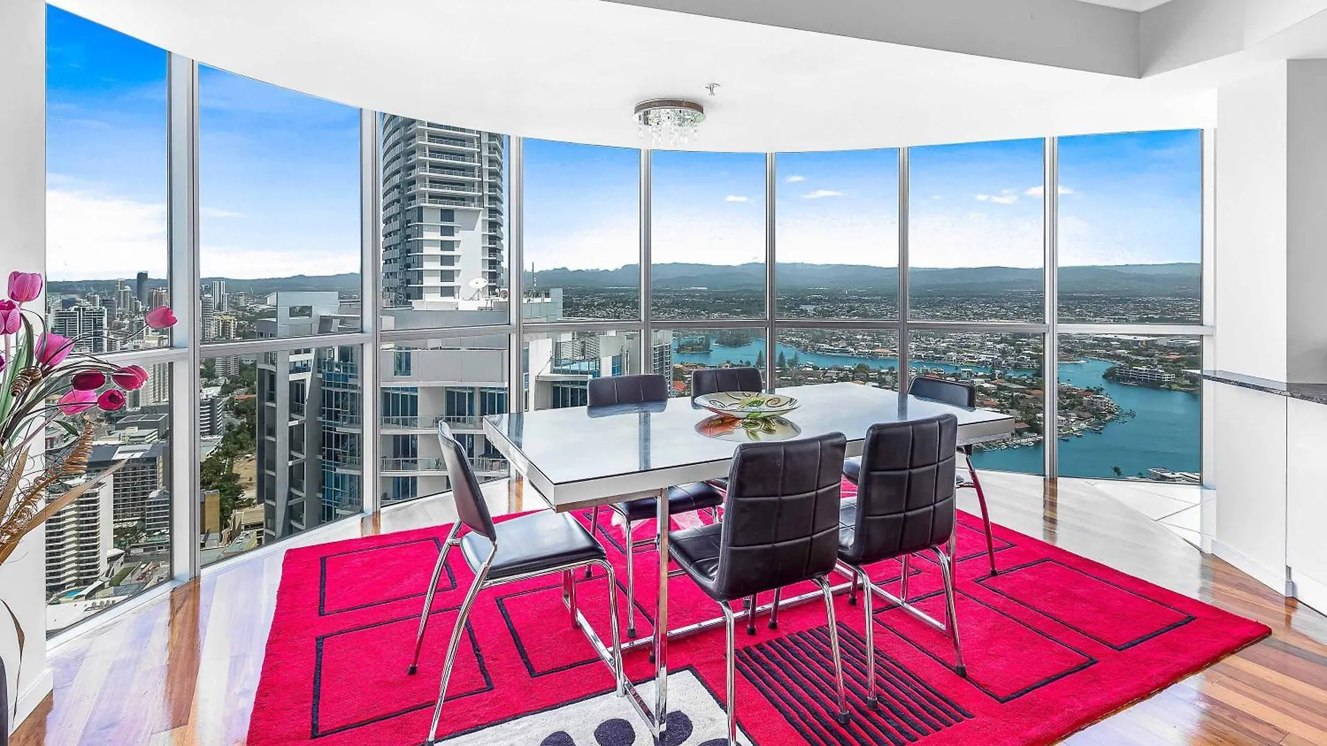 Chevron Renaissance * Gold Coast