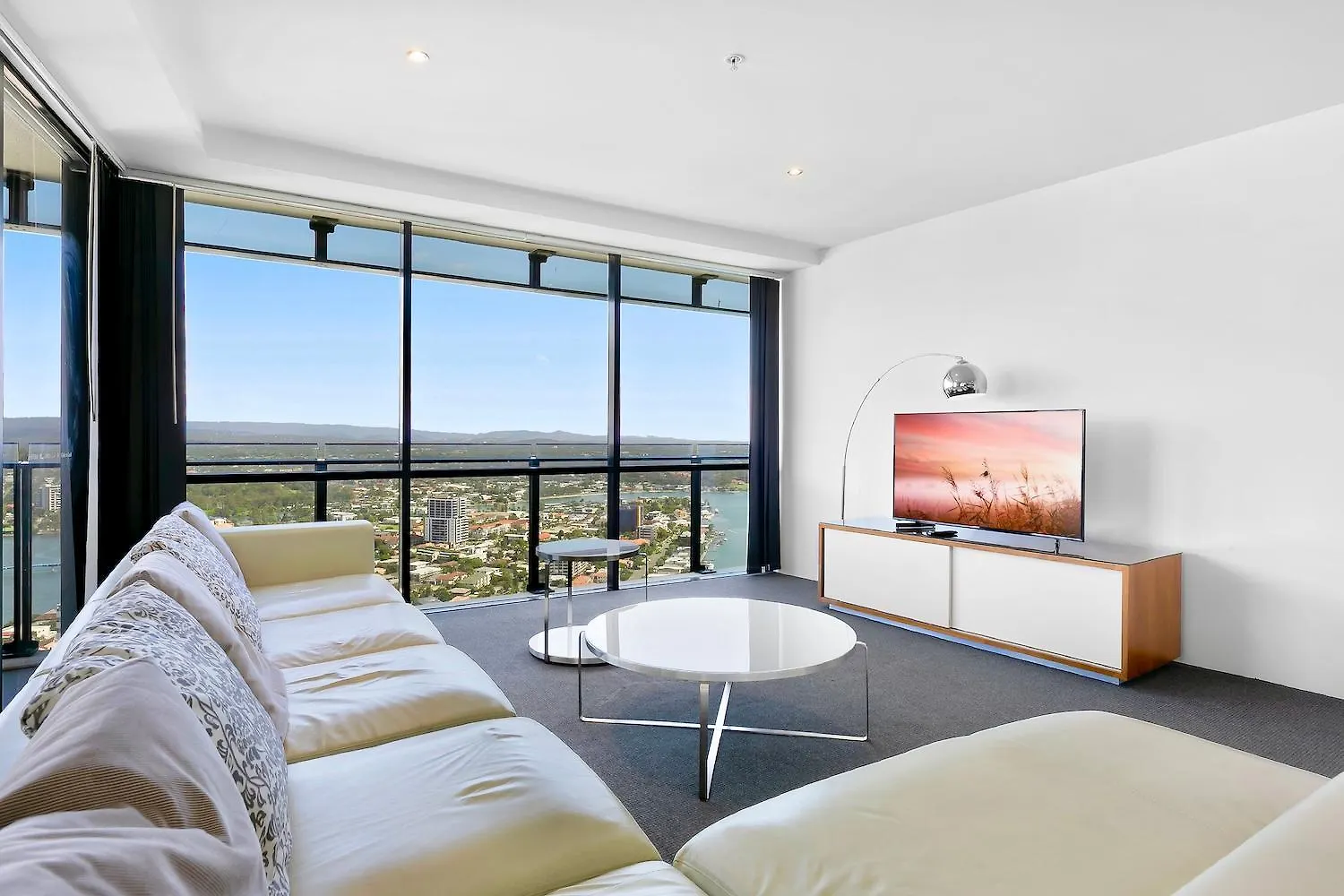 Circle On Cavill Surfers Paradise Apartments-holiday Paradise