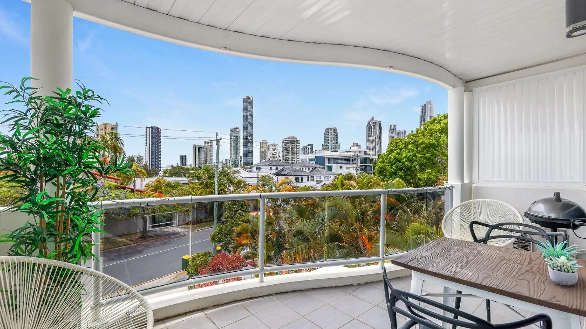 Chevron Sails Apartment Gold Coast