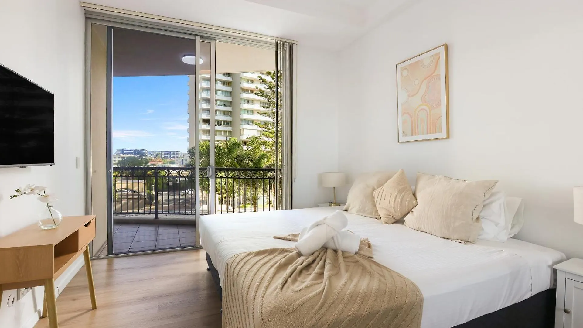 Chevron Renaissance Surfers Paradise Sleeps 10 1st Floor - Optimise Gold Coast