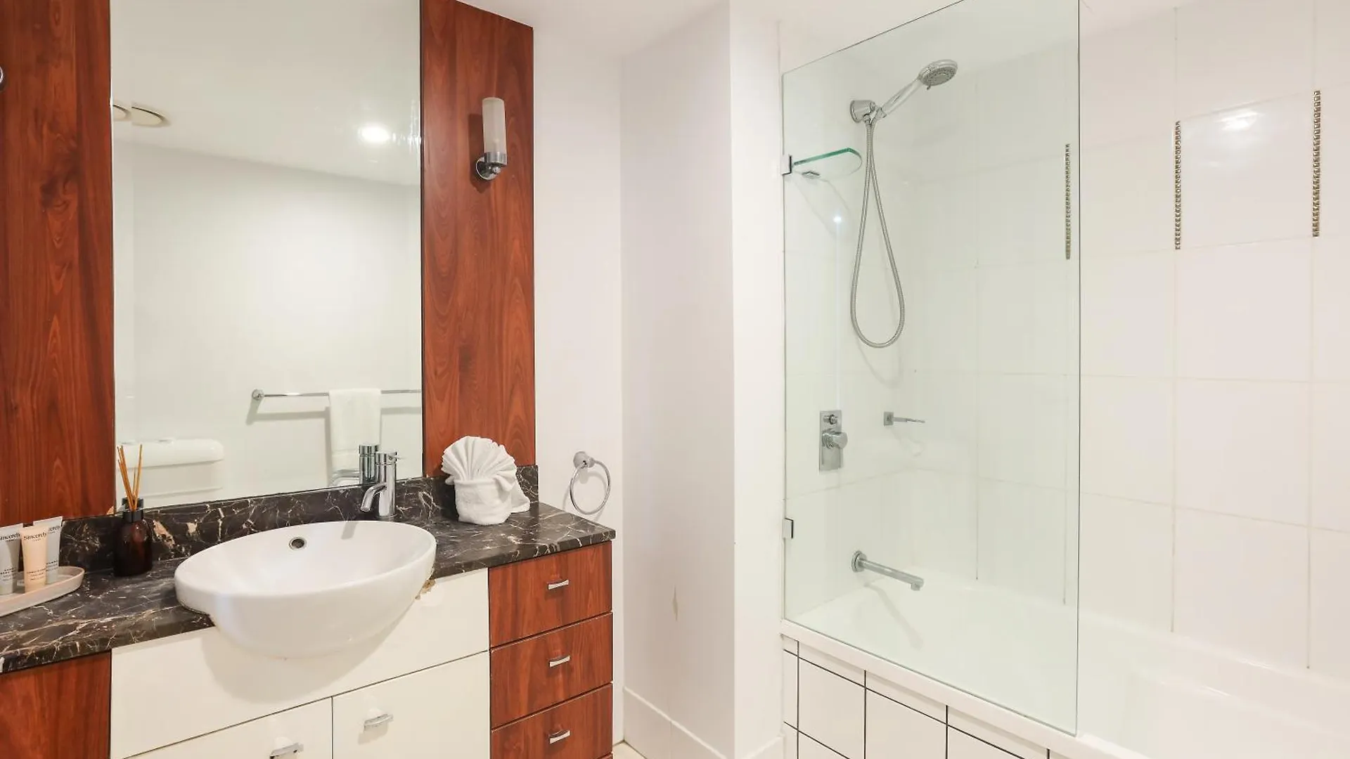 Apartment Chevron Renaissance Surfers Paradise Sleeps 10 1st Floor - Optimise