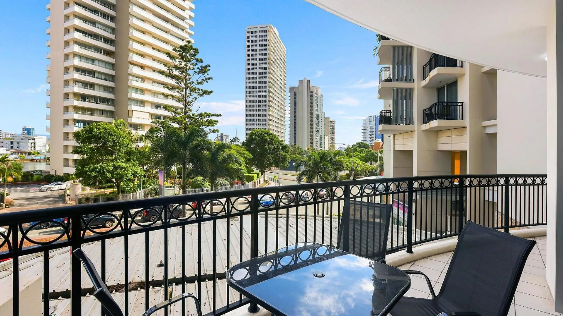 Chevron Renaissance Surfers Paradise Sleeps 10 1st Floor - Optimise Apartment *