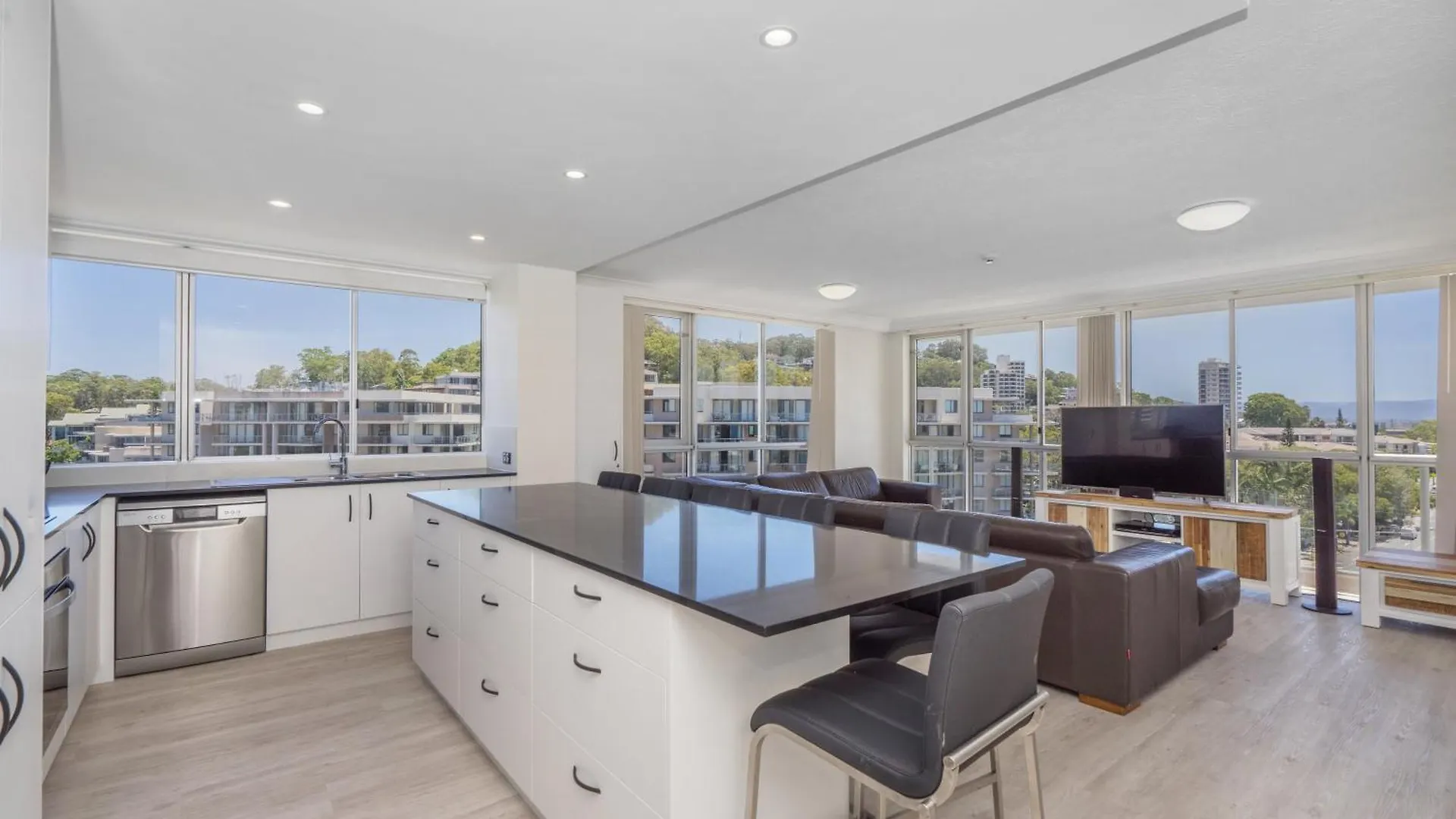 Burleigh Tower 4* Gold Coast