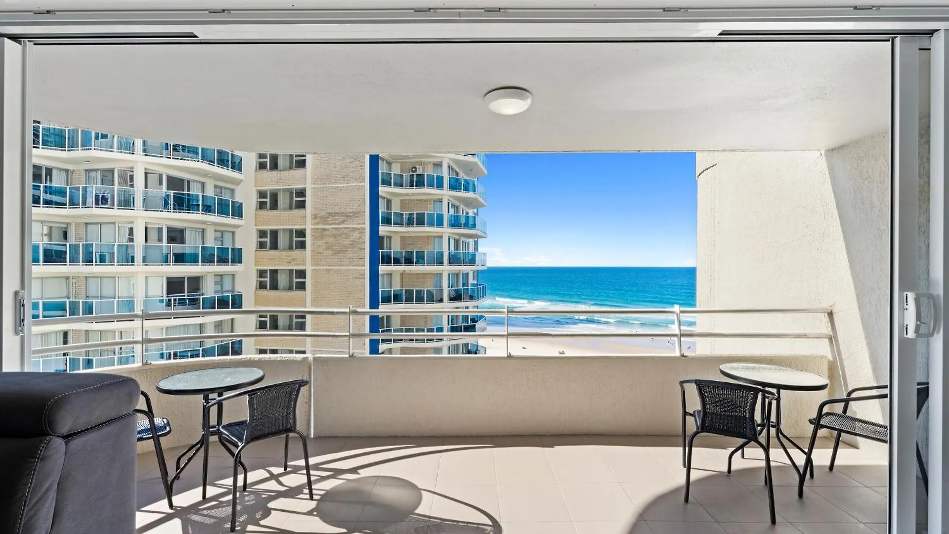 アパート 3 Bedroom Ocean View Unit At Zenith In Surfers Paradise - Q