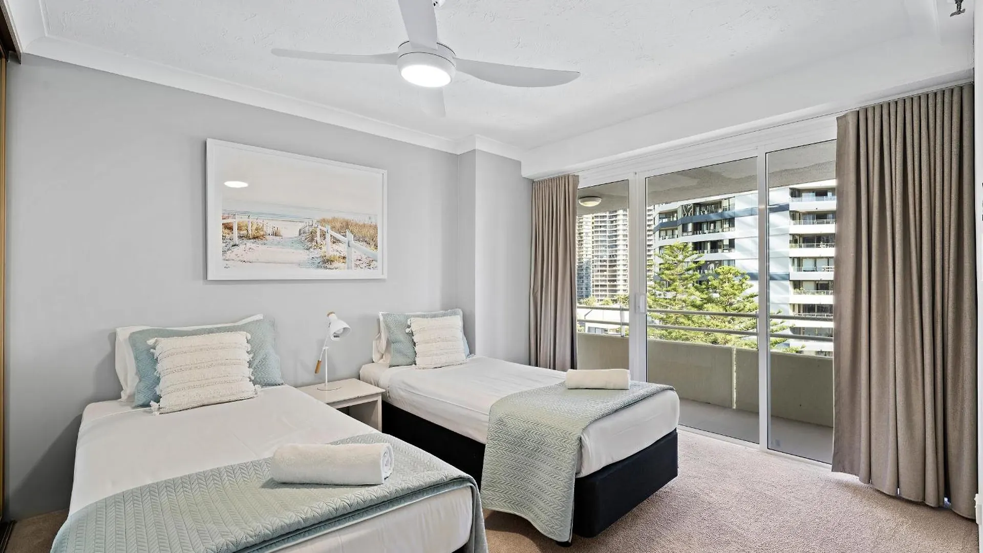アパート 3 Bedroom Ocean View Unit At Zenith In Surfers Paradise - Q ゴールドコースト