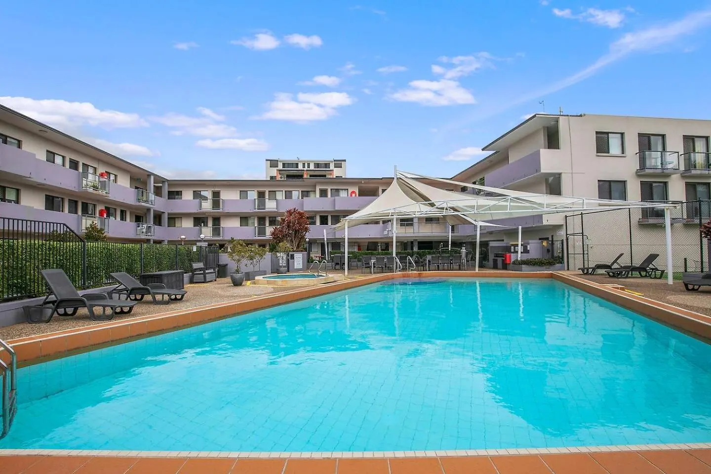 Breezy Beachside - Enjoy Outdoor Fun And Relaxation *