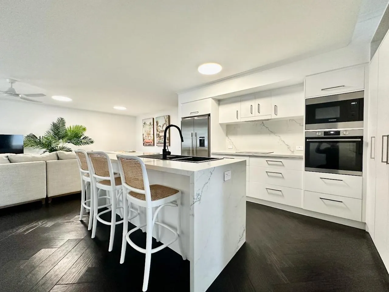 Super Modern Diamond Penthouse 33 * Gold Coast