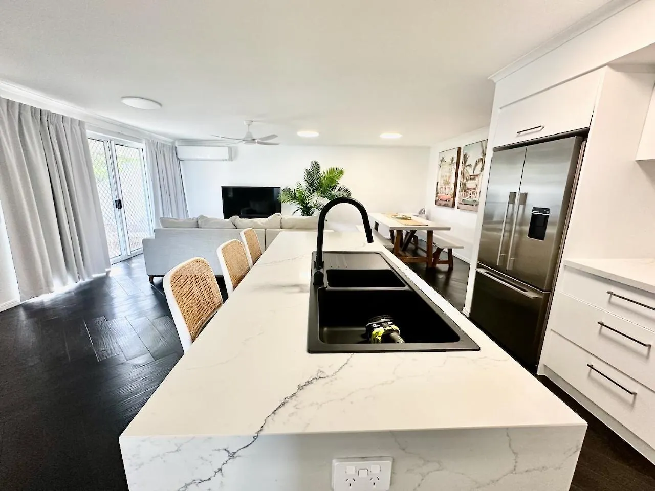 Super Modern Diamond Penthouse 33 Apartment *