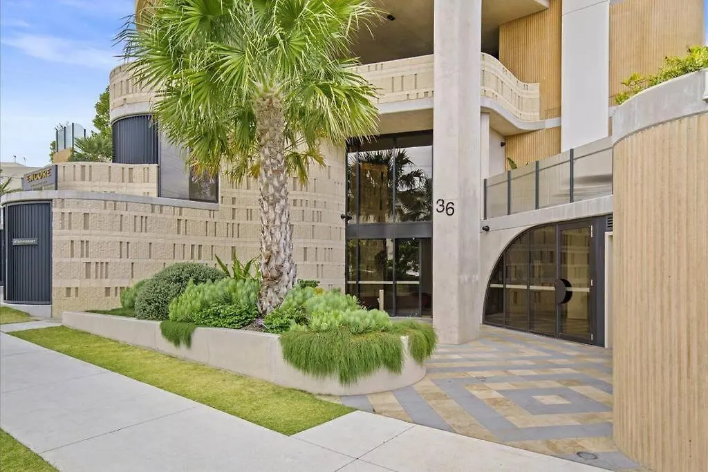 Apartment Broadbeach Elegant With Views! *