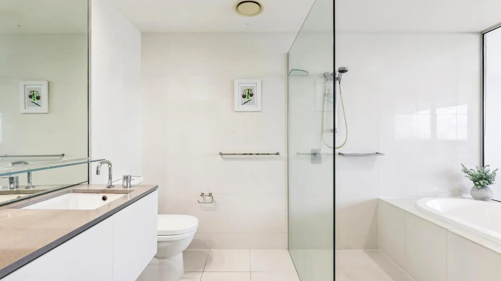 公寓 Circle On Cavill Luxe 2-bed With Views & Pool