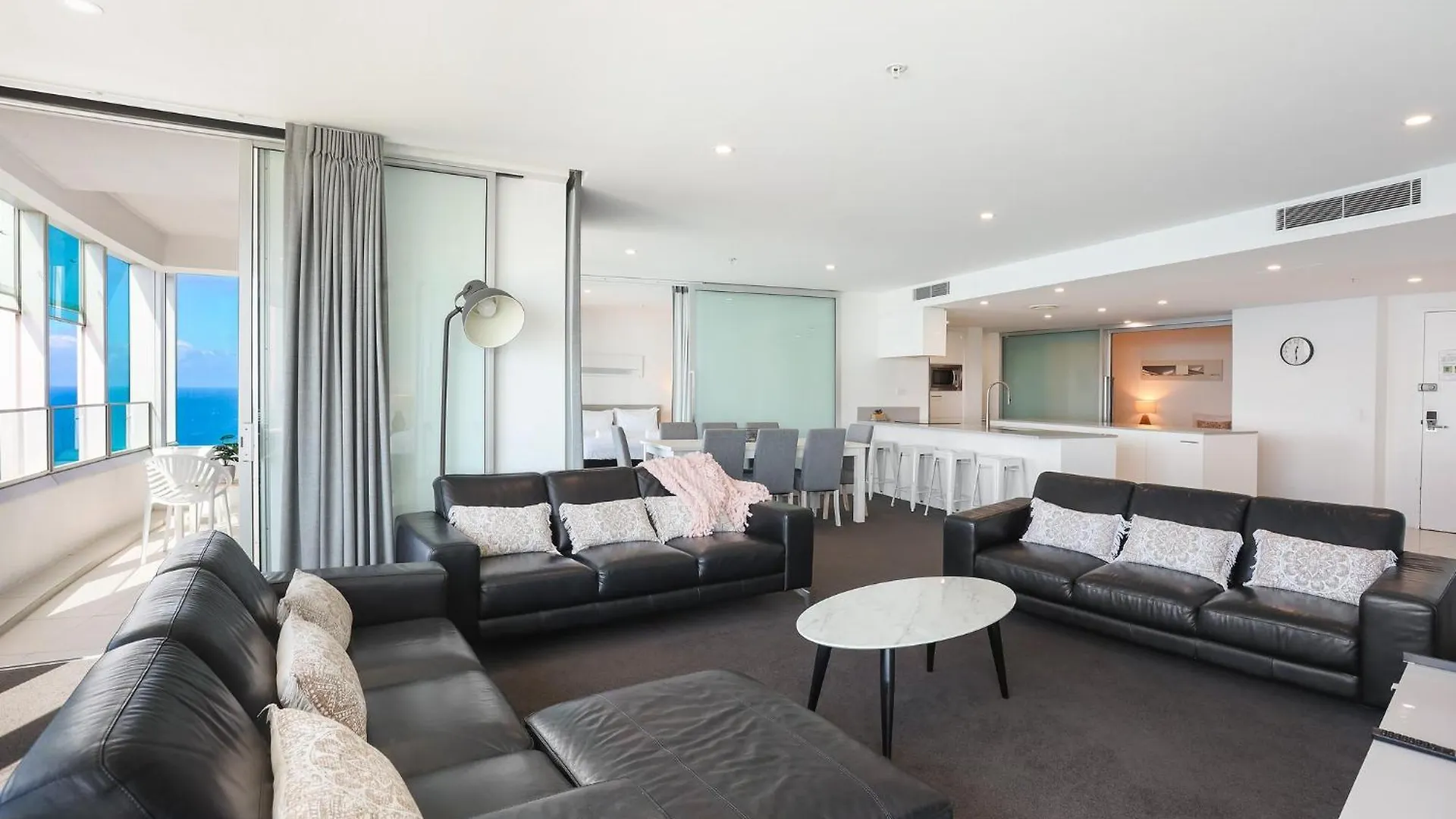 Tallest Tower Skyhomes | 9 Hamilton Avenue Apartment