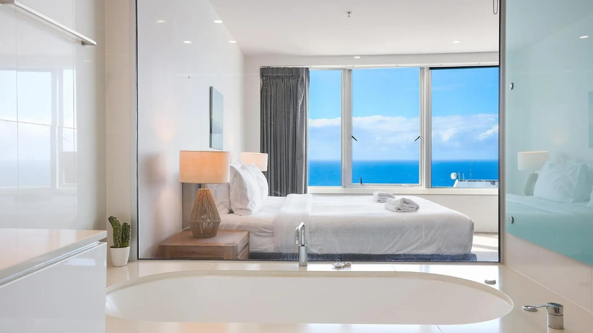 Tallest Tower Skyhomes | 9 Hamilton Avenue Apartment