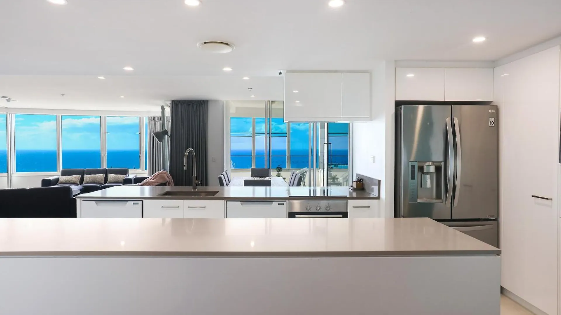Apartment Tallest Tower Skyhomes | 9 Hamilton Avenue