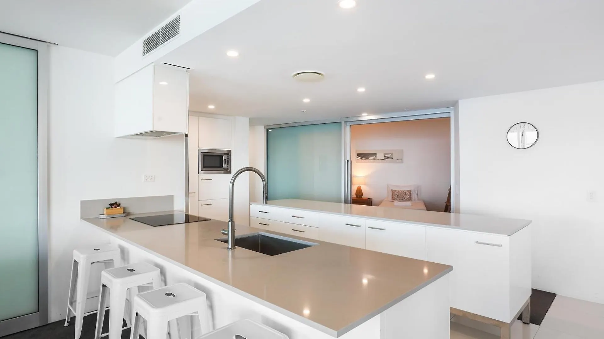 Tallest Tower Skyhomes | 9 Hamilton Avenue