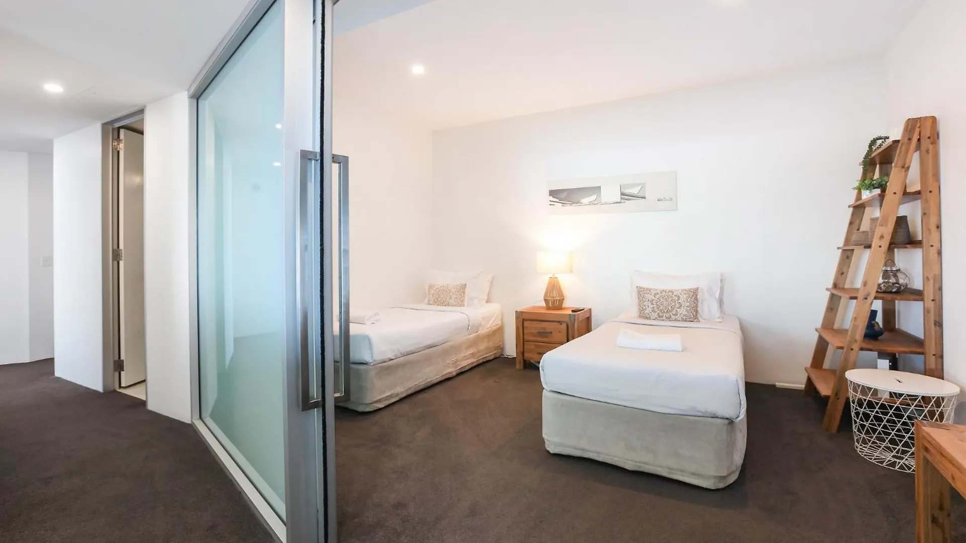 Apartment Tallest Tower Skyhomes | 9 Hamilton Avenue