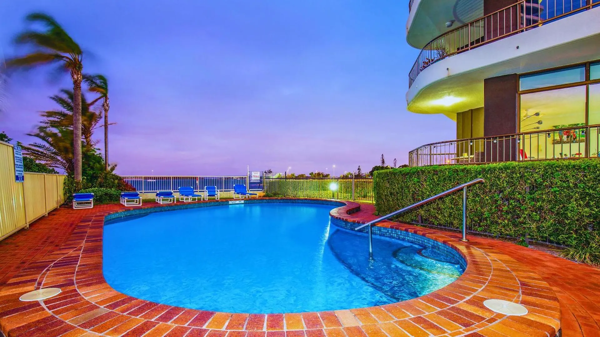 Broadwater Shores Waterfront Gold Coast