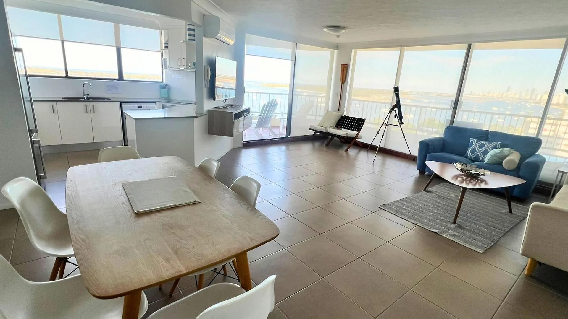 Broadwater Shores Waterfront Gold Coast