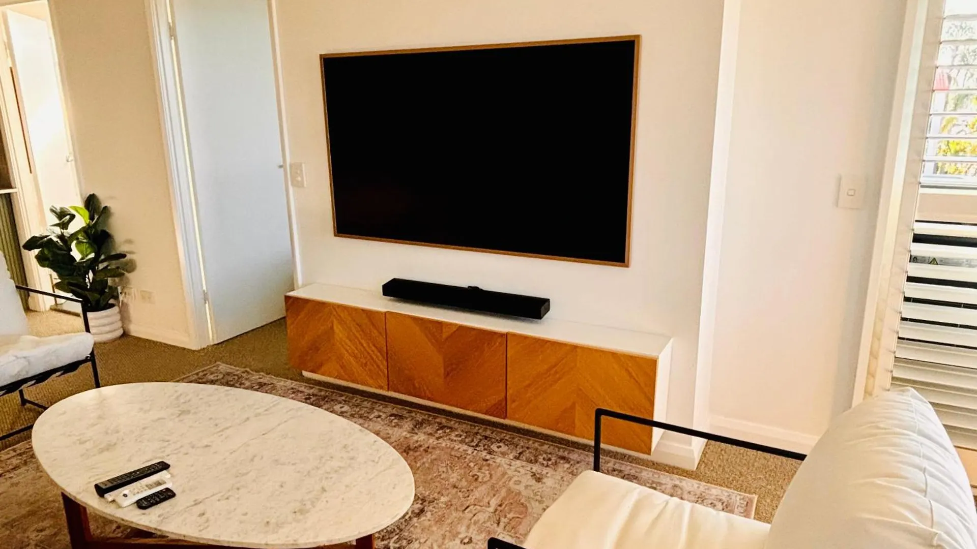 Aqualine On The Broadwater Aparthotel 4*