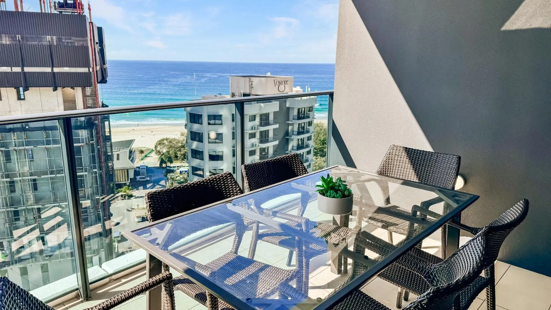 Apartment Tower 1 Oracle 16th Floor Stunning Views Gold Coast