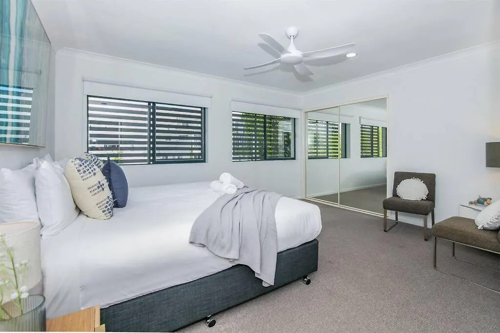 Bliss At Broadbeach - Large Canal Facing * Gold Coast