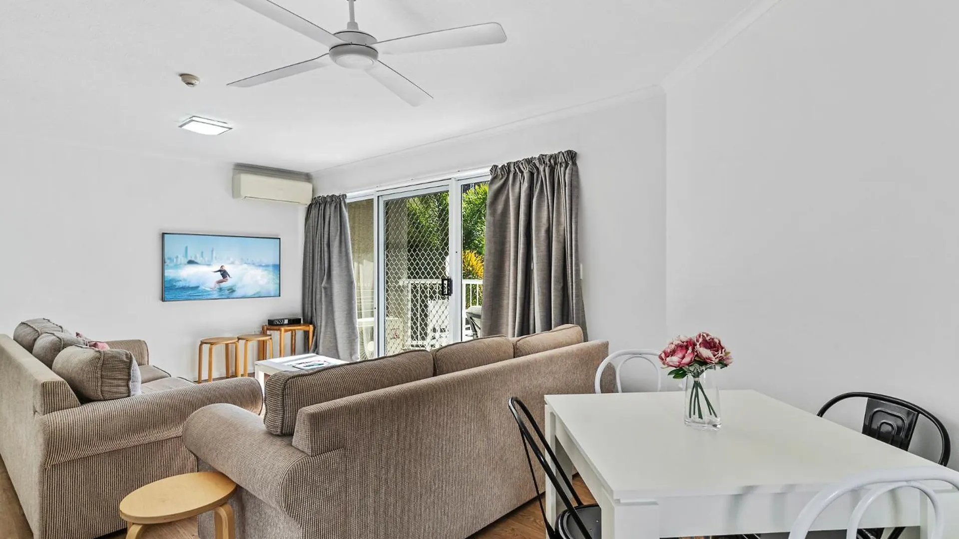 Markham Court Aparthotel 3*
