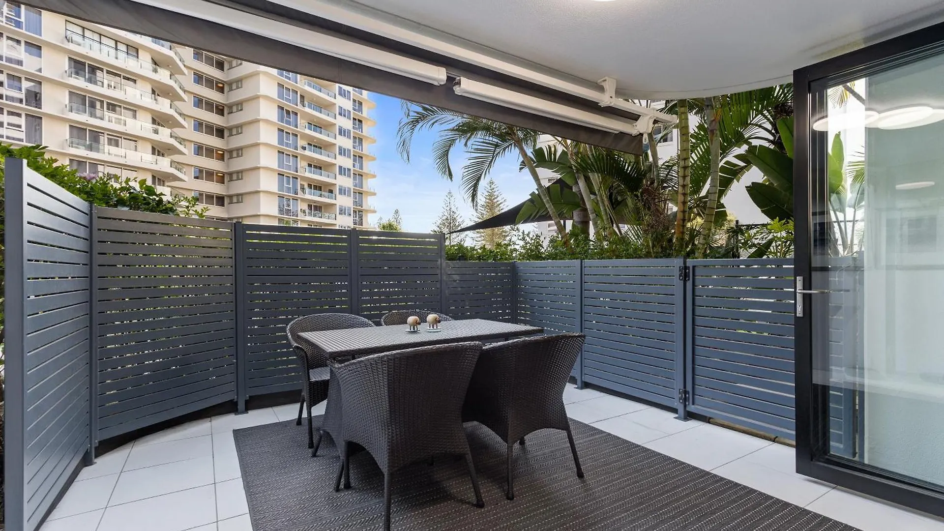 Pacific Broadbeach 4* Gold Coast