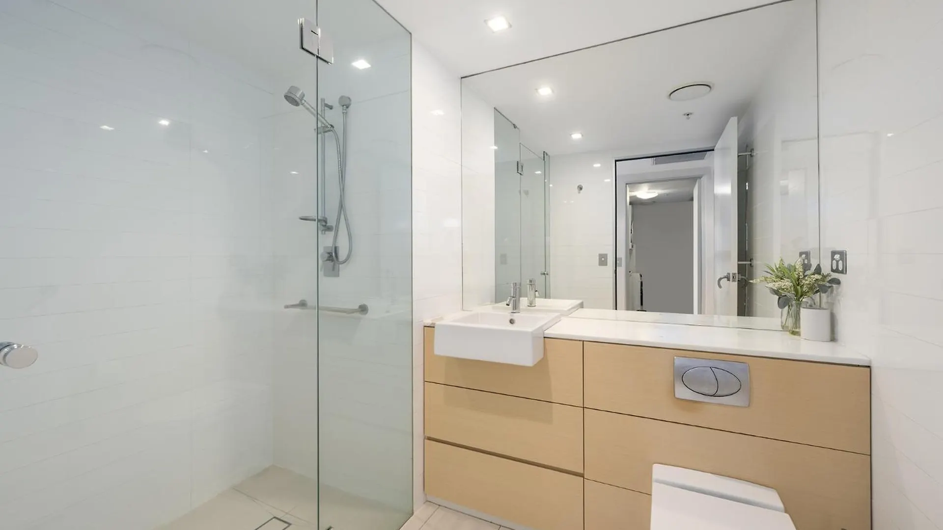 Ambience On Burleigh Apart Otel 4*