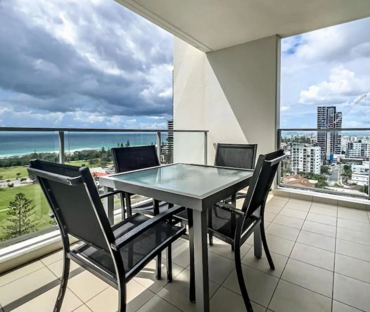 Ocean Whisper Broadbeach Apartment Gold Coast