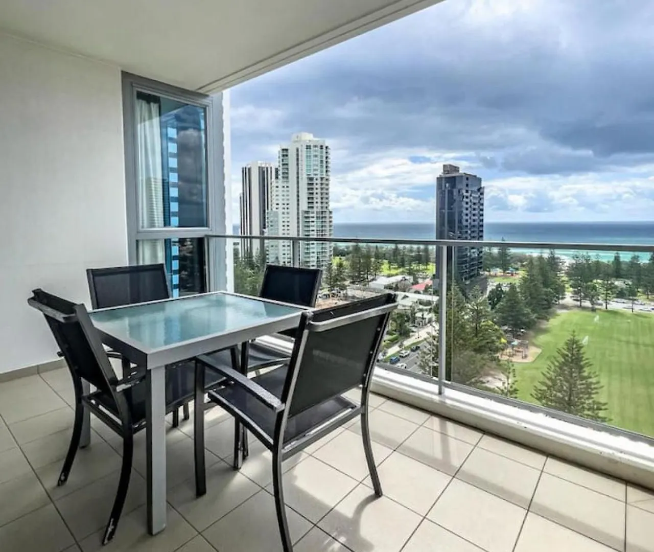 Apartment Ocean Whisper Broadbeach Gold Coast