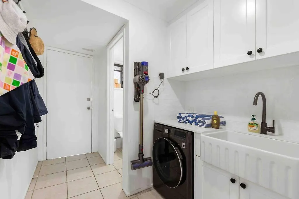 Coastal Comfort In Burleigh Heads Parking And Wifi Casa vacanze