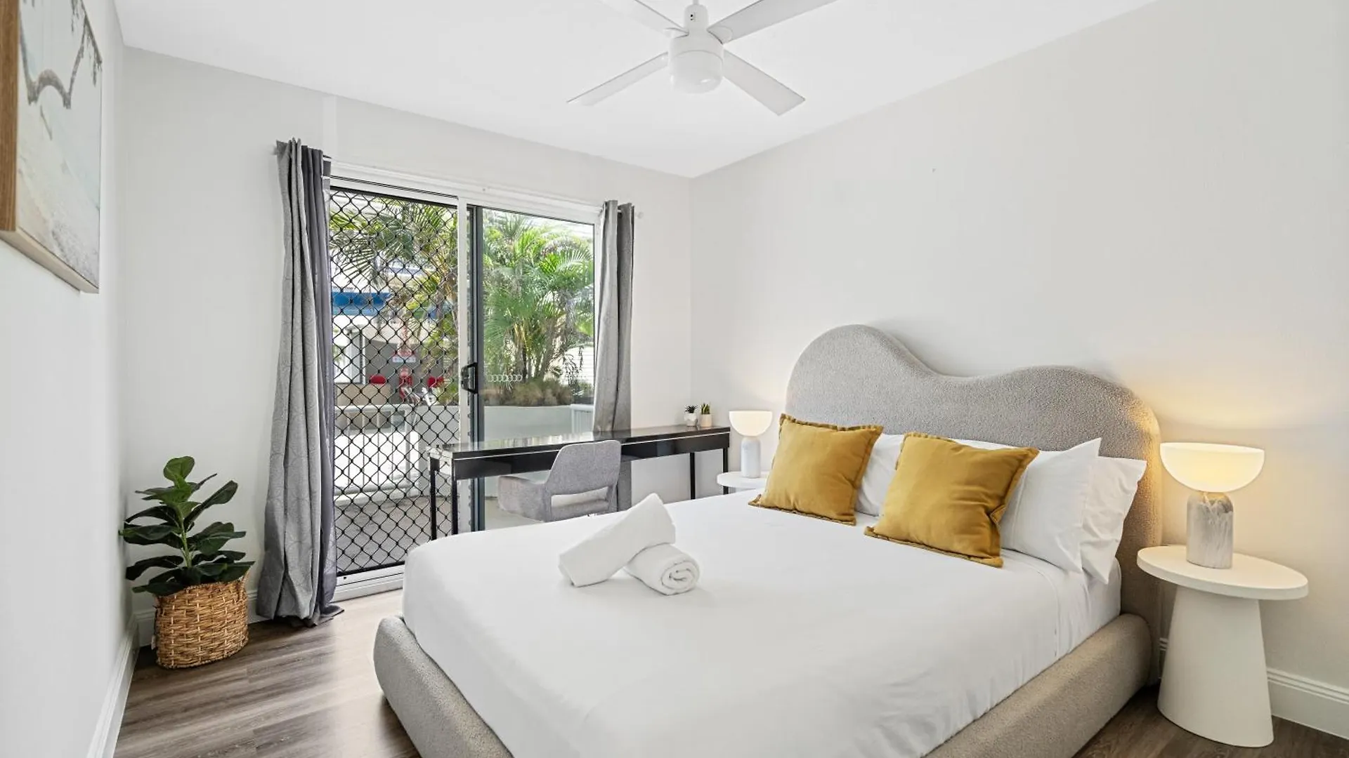 The Midtown - Modern Oasis With Ev Charging Pool Netflix