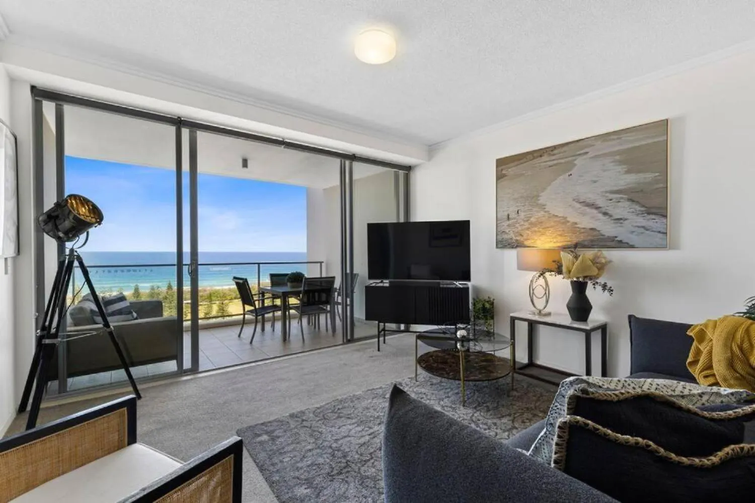 Apartment Beachfront Ocean Oasis Escape
