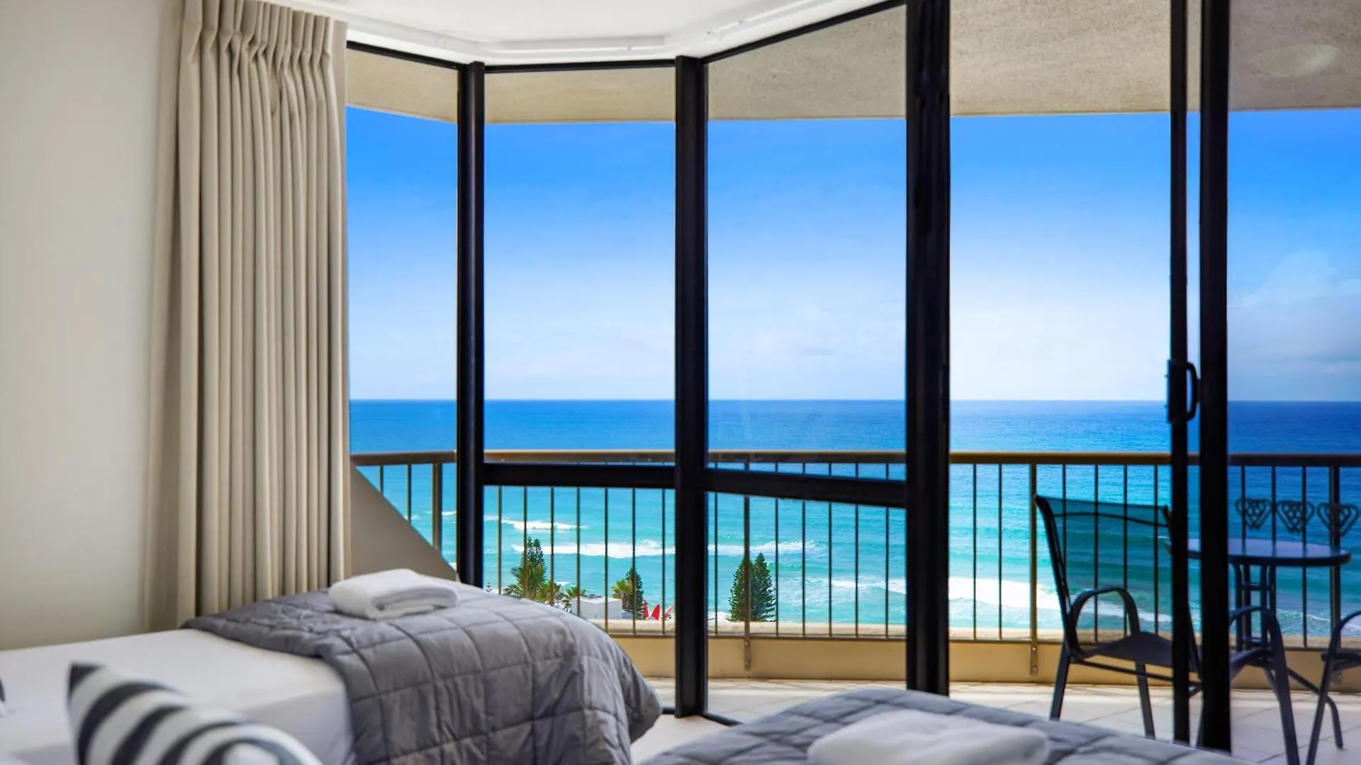 Paradise Centre Managed By Gchs Apartment
