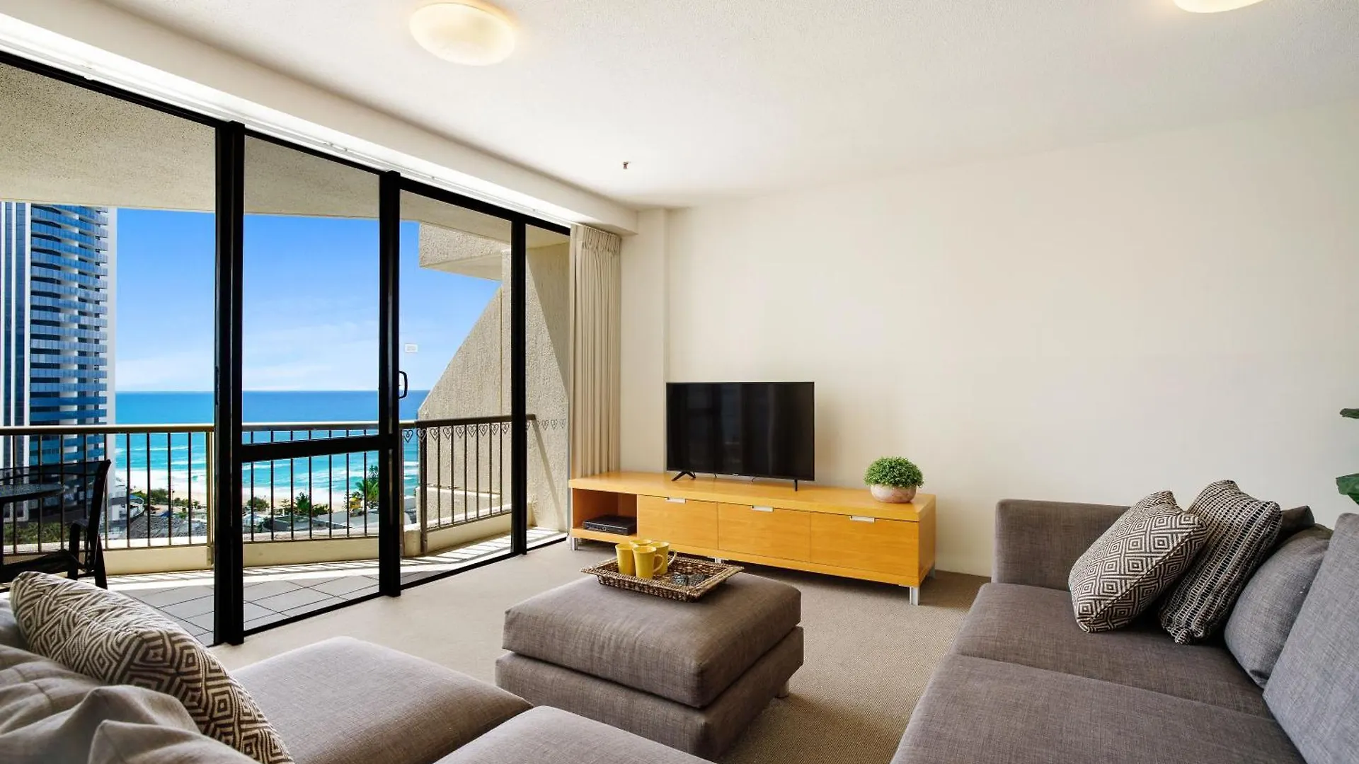 Apartment Paradise Centre Managed By Gchs
